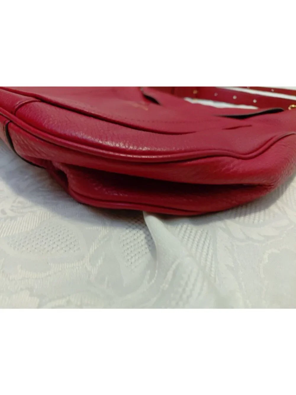Marc Jacobs Empire City Hobo Red Pebbled Leather with Attachable Crossbody Strap